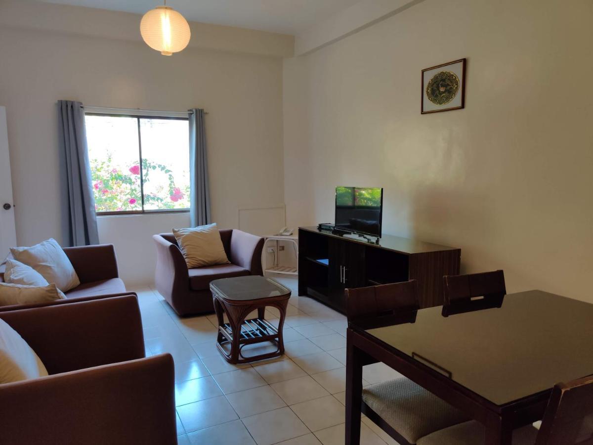 Red Knight Gardens Hotel Davao Ngoại thất bức ảnh