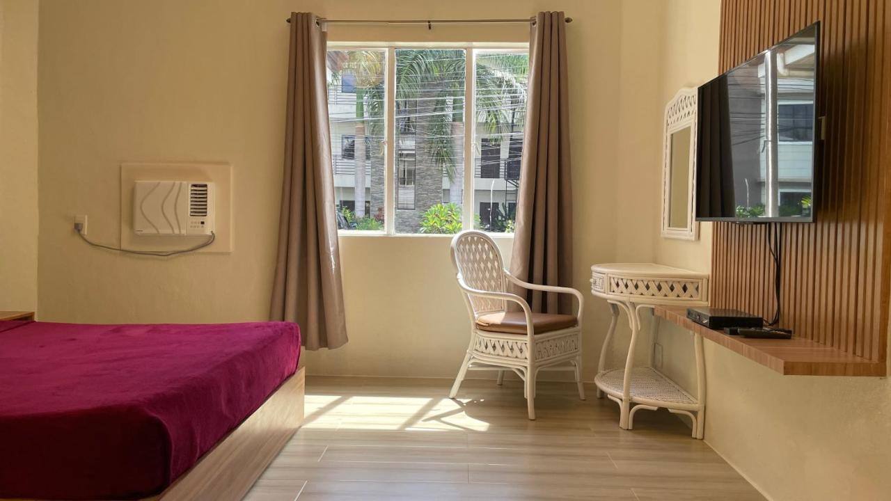 Red Knight Gardens Hotel Davao Ngoại thất bức ảnh