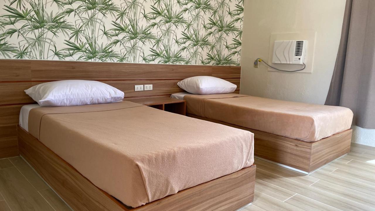 Red Knight Gardens Hotel Davao Ngoại thất bức ảnh