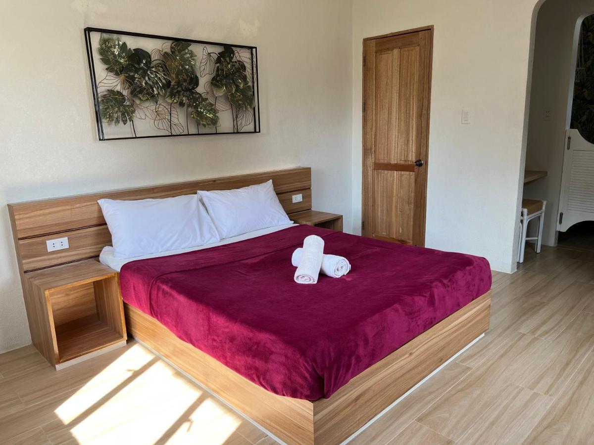 Red Knight Gardens Hotel Davao Ngoại thất bức ảnh