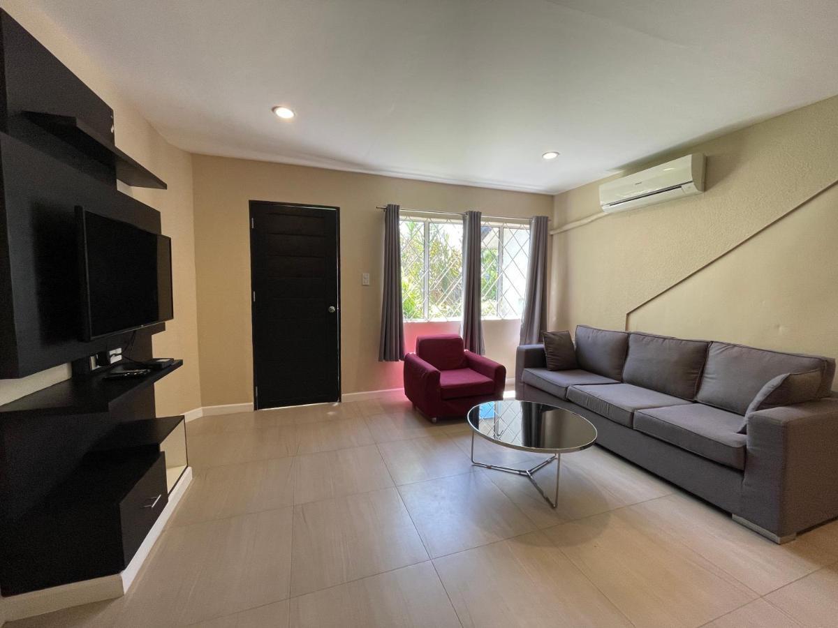 Red Knight Gardens Hotel Davao Ngoại thất bức ảnh