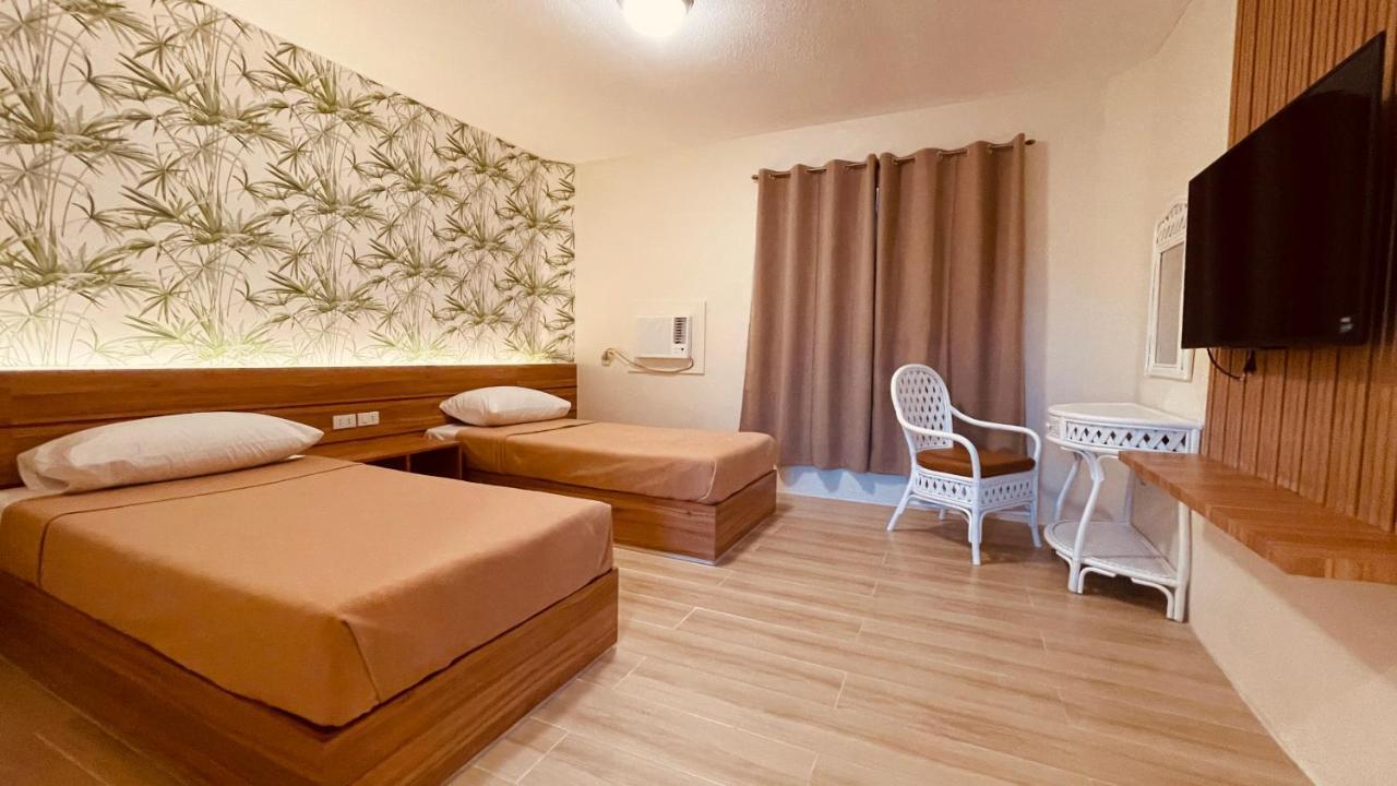 Red Knight Gardens Hotel Davao Ngoại thất bức ảnh