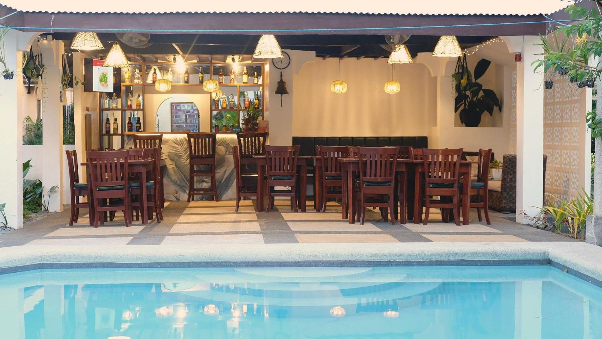 Red Knight Gardens Hotel Davao Ngoại thất bức ảnh