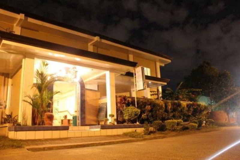 Red Knight Gardens Hotel Davao Ngoại thất bức ảnh