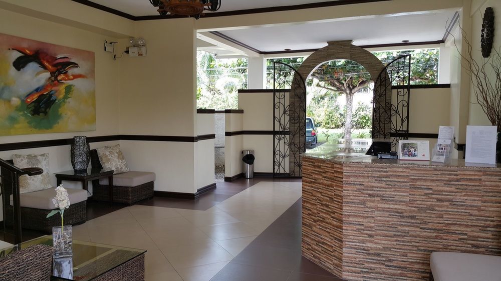 Red Knight Gardens Hotel Davao Ngoại thất bức ảnh