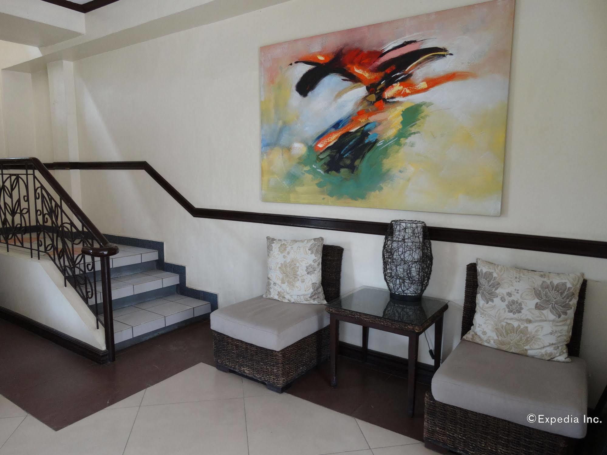 Red Knight Gardens Hotel Davao Ngoại thất bức ảnh