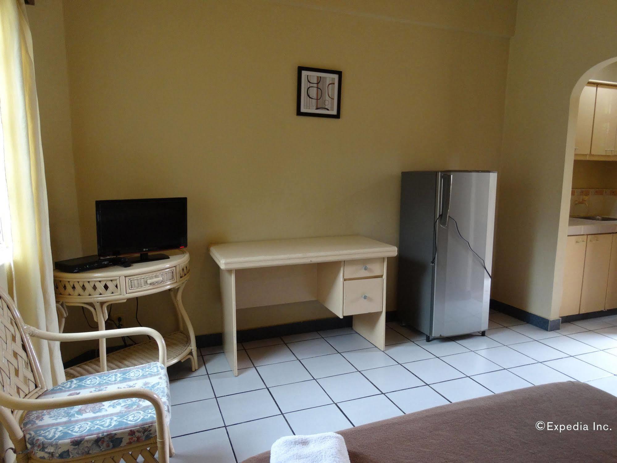 Red Knight Gardens Hotel Davao Ngoại thất bức ảnh